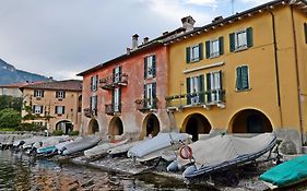 Portatorre Suite, A Charming Apartment In The Heart Of Como, Free Private Parking, Air Conditioning & More!