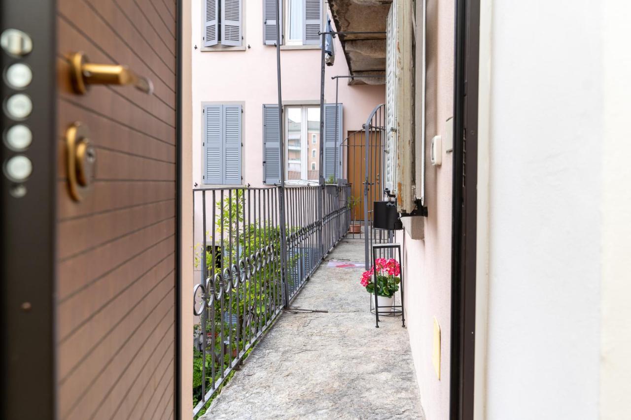 Portatorre Suite, A Charming Apartment In The Heart Of Como, Free Private Parking, Air Conditioning & More! Exterior photo