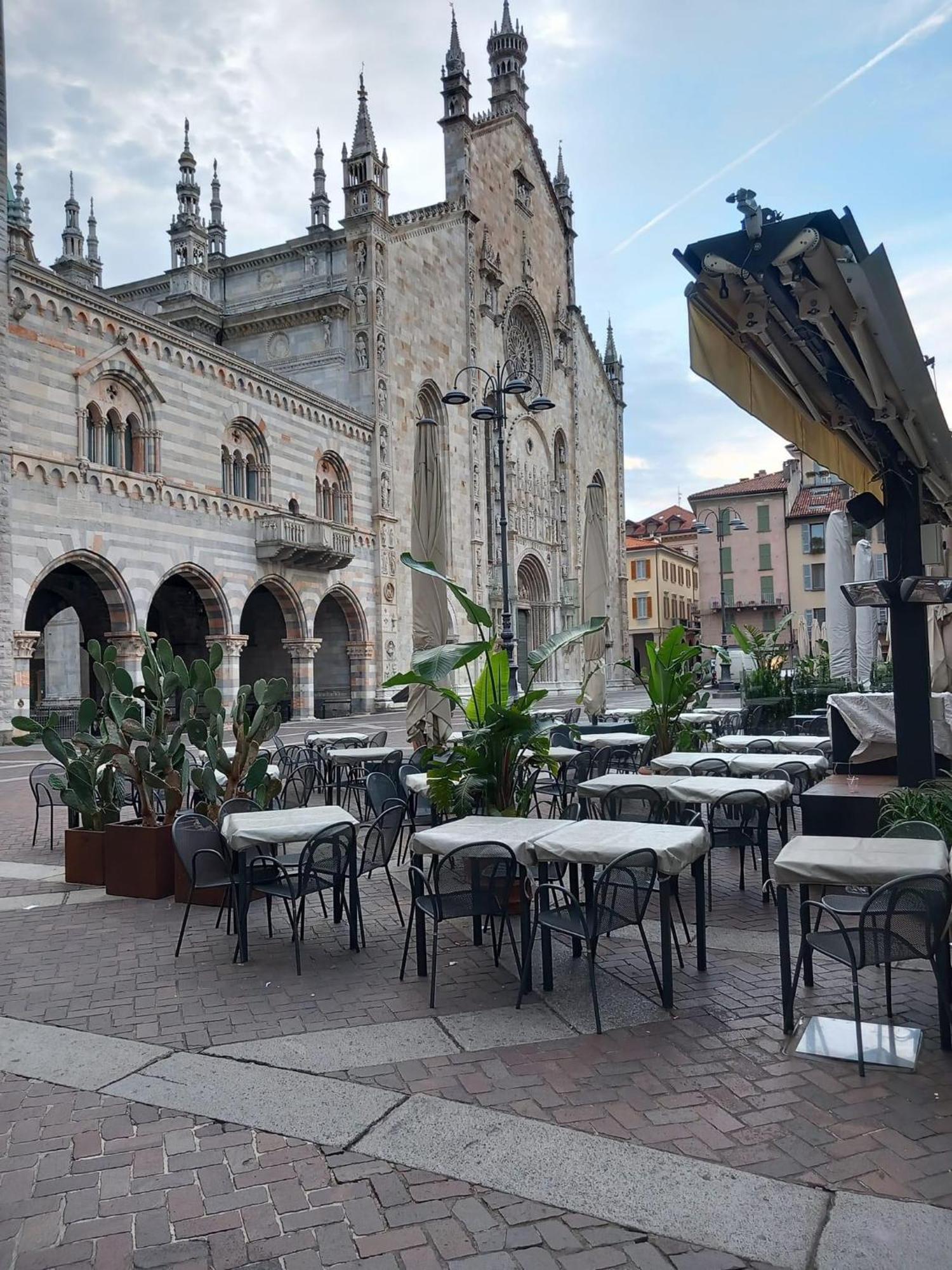 Portatorre Suite, A Charming Apartment In The Heart Of Como, Free Private Parking, Air Conditioning & More! Exterior photo