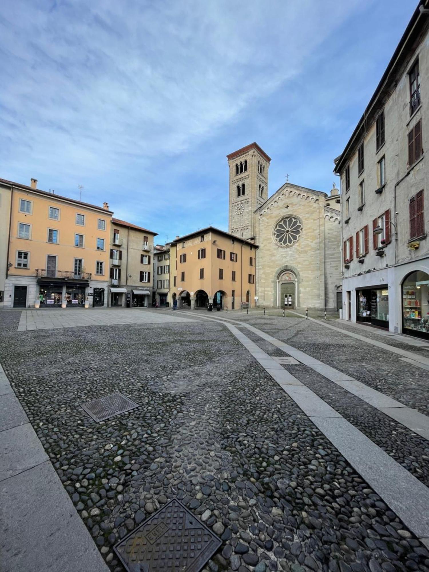 Portatorre Suite, A Charming Apartment In The Heart Of Como, Free Private Parking, Air Conditioning & More! Exterior photo